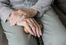 Czy emerytura wzrasta po 65 roku życia?