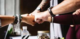 Jak wspierać zespół?